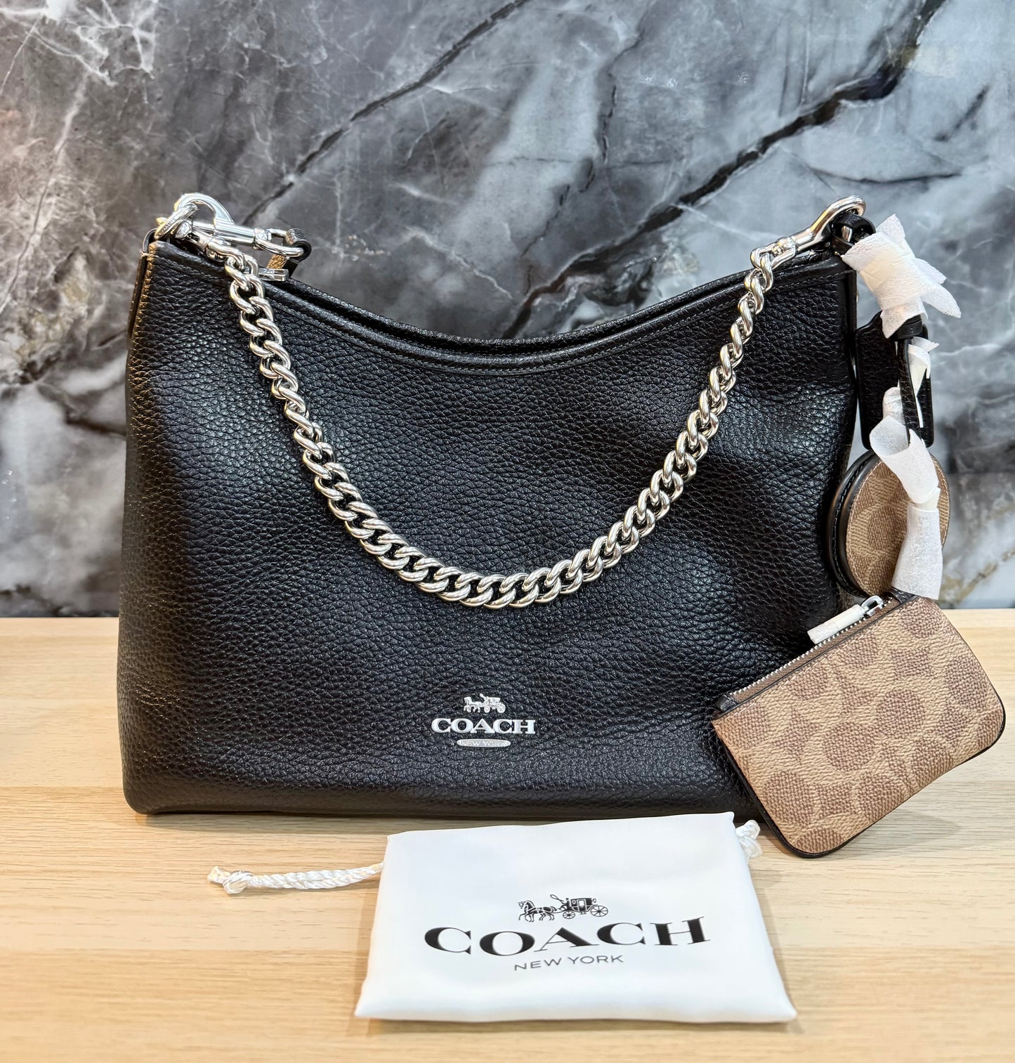 COACH NWT MEDIUM LAUREL - BLACK