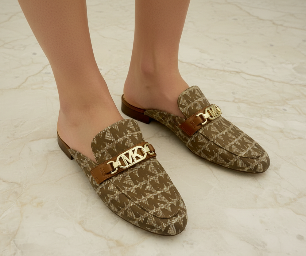 MICHAEL KORS JACQUARD FLAT SHOES SIZE 7 CAN FIT TO SIZE 6.5