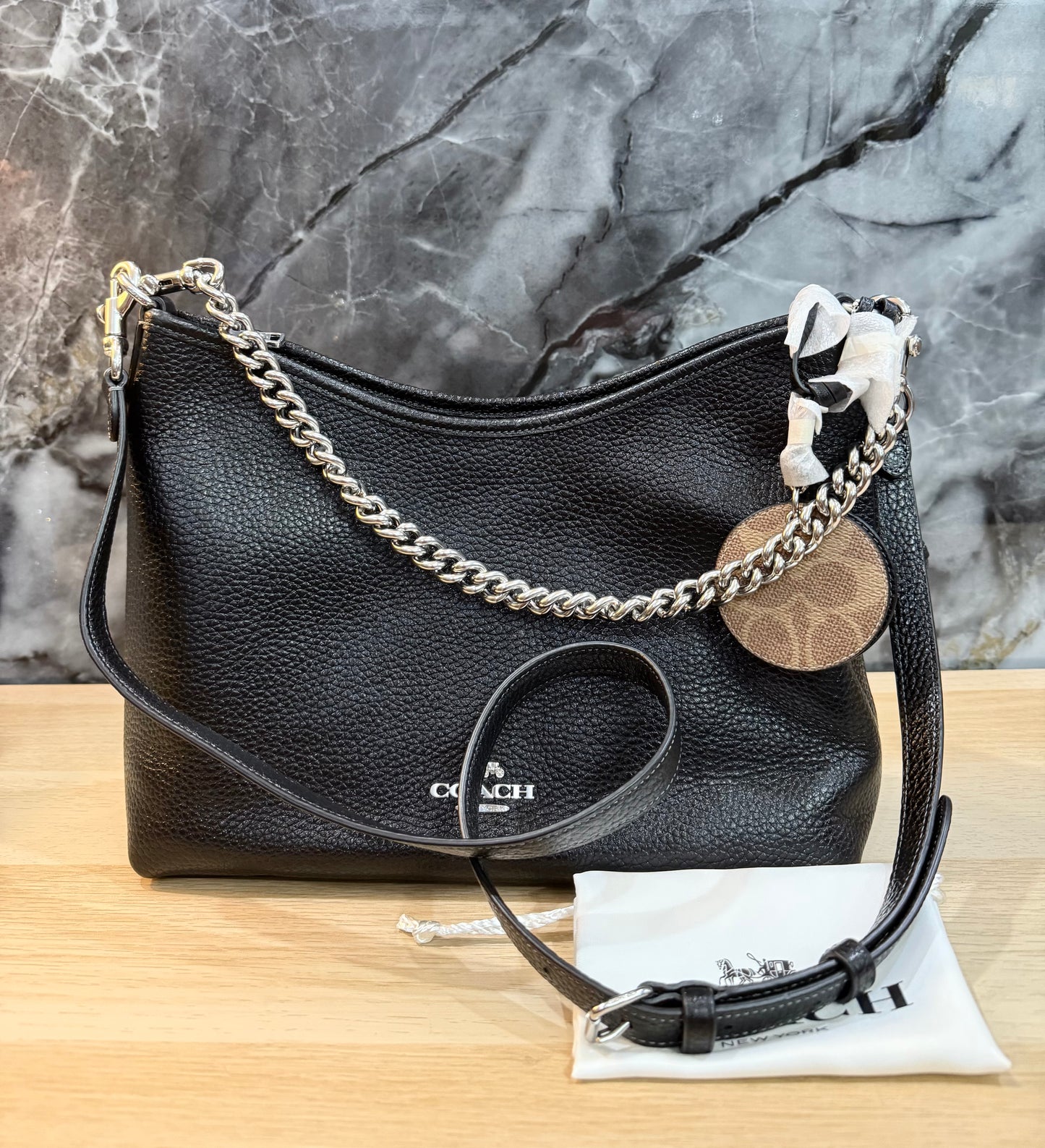 COACH NWT MEDIUM LAUREL - BLACK