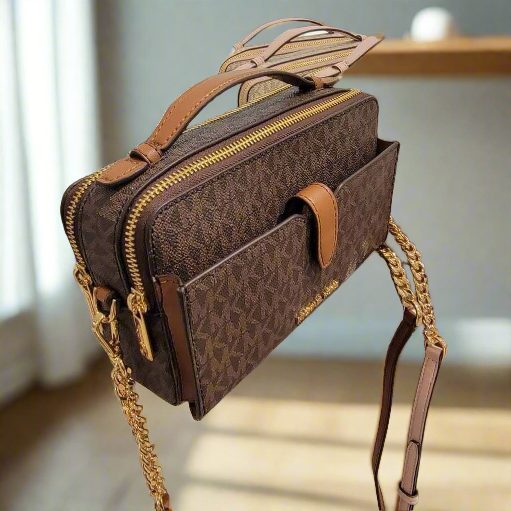 MICHAEL KORS SIGNATURE DOUBLE ZIP SMARTPHONE CROSSBODY - BROWN