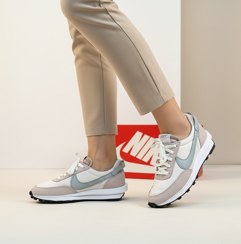 NIKE WAFFLE DEBUT WOMEN’S SHOES - SIZE: US 8.5/EURO 40/25.5CM