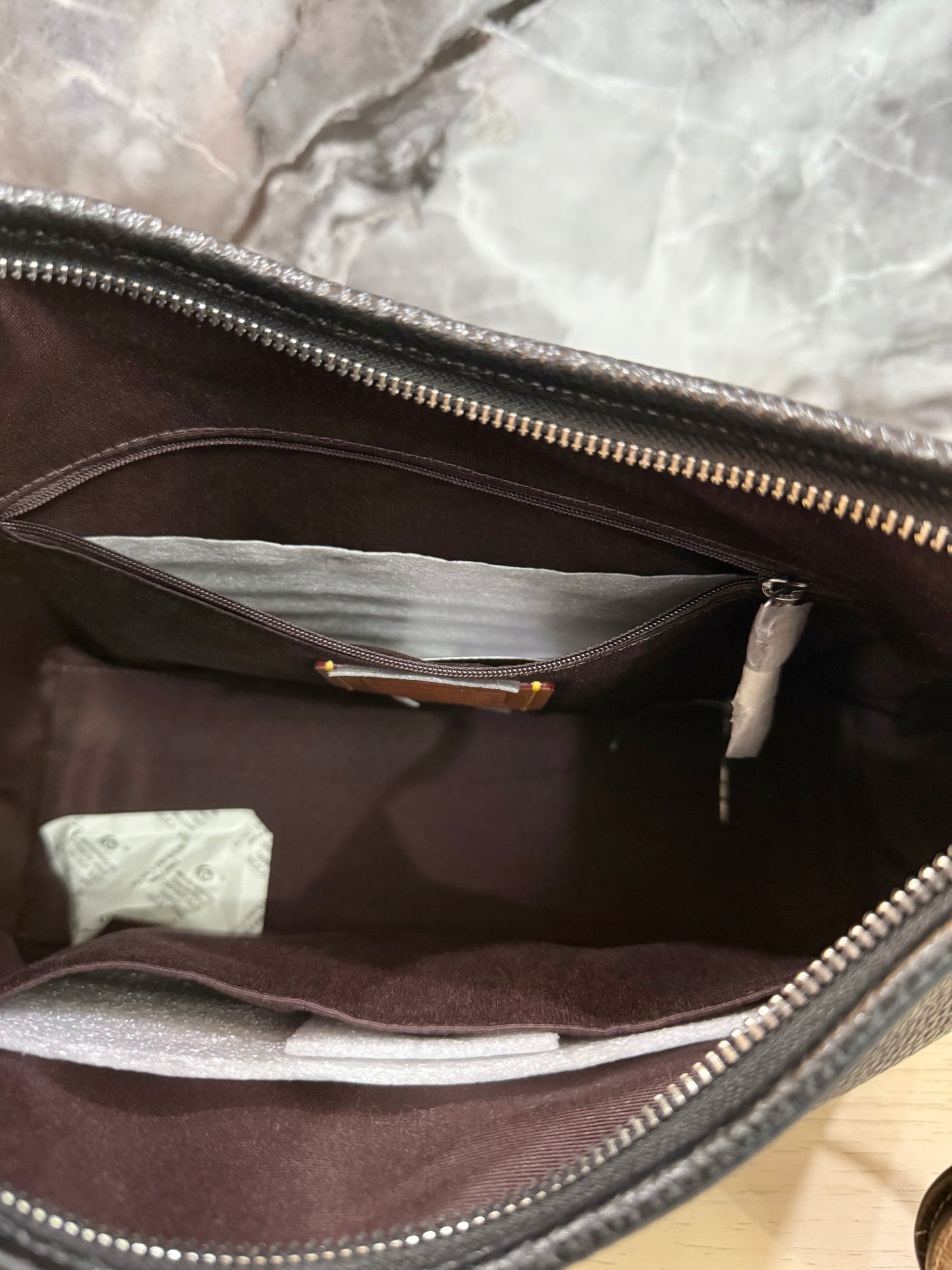 COACH NWT MEDIUM LAUREL - BLACK