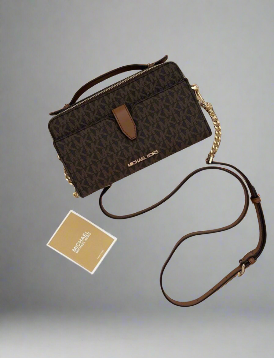 MICHAEL KORS SIGNATURE DOUBLE ZIP SMARTPHONE CROSSBODY - BROWN