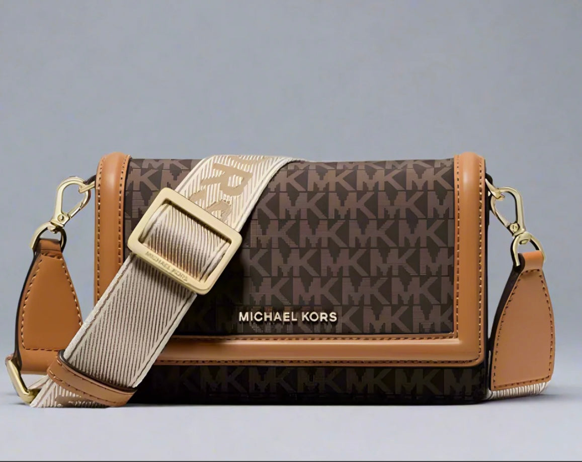 MICHAEL KORS JET SET LOGO SMARTPHONE CROSSBODY BAG- BROWN ACORN - WOVEN