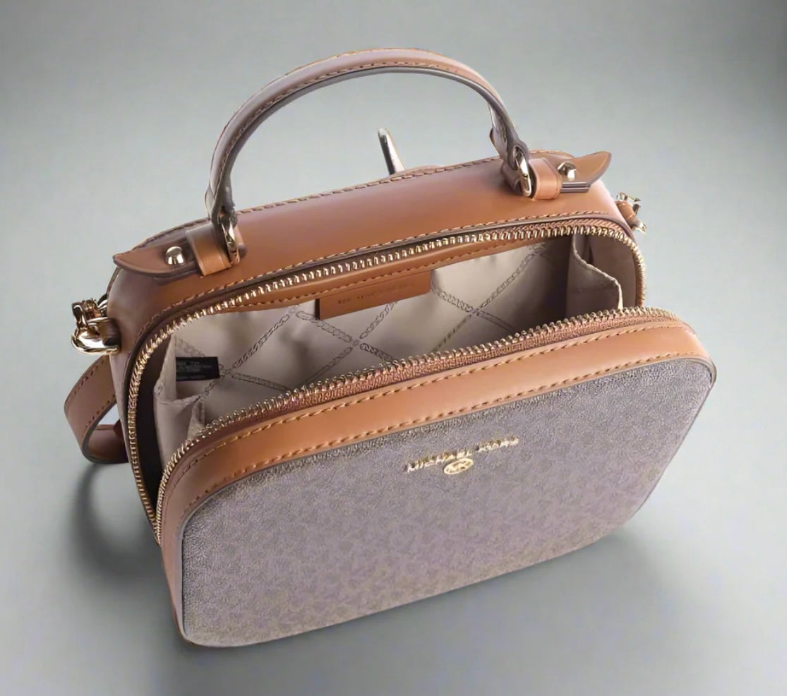 MICHAEL KORS CHARM JET SET LOGO CROSSBODY BAG ( FROM BOUTIQUE STORE )