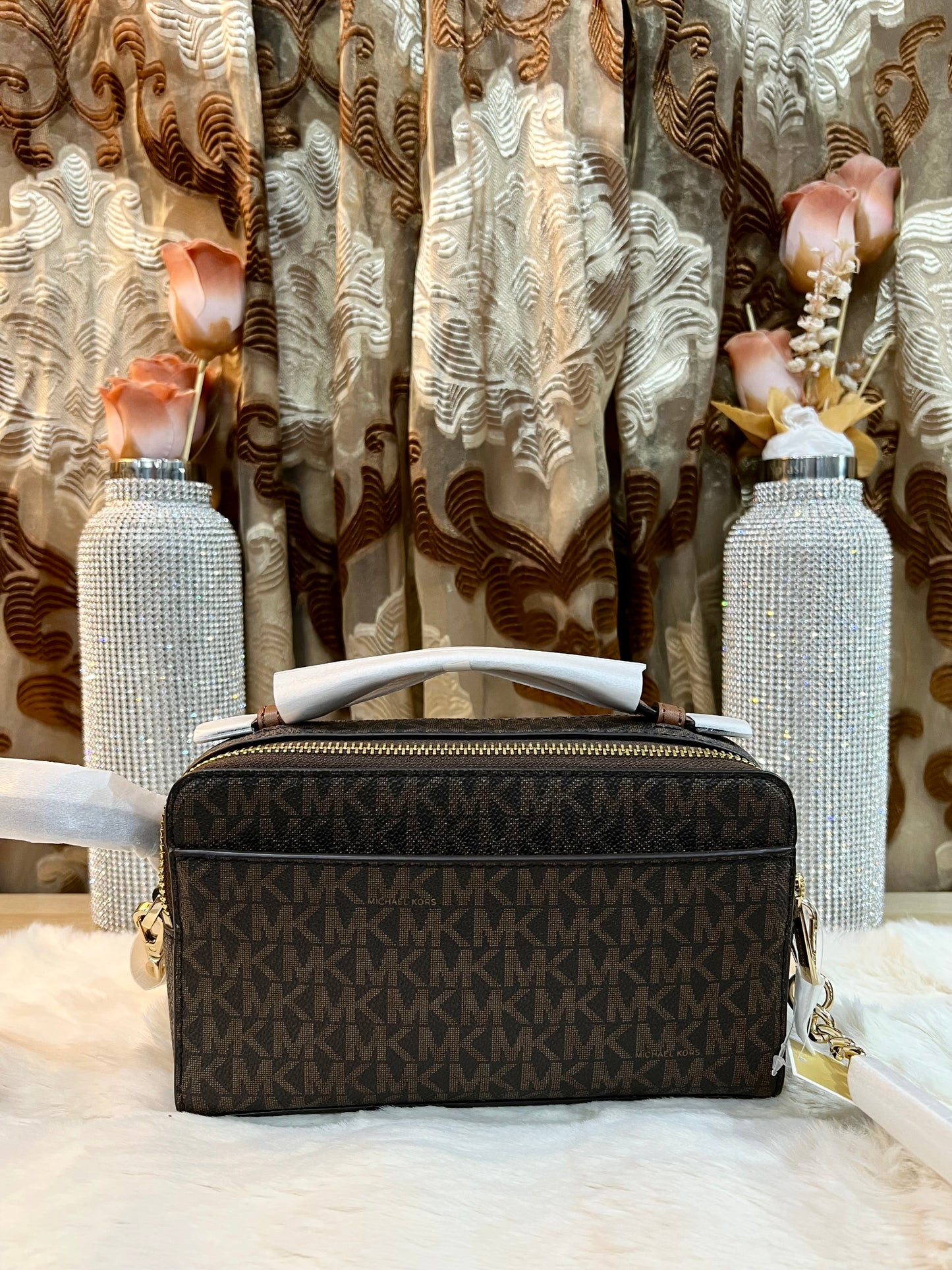 MICHAEL KORS SIGNATURE DOUBLE ZIP SMARTPHONE CROSSBODY - BROWN