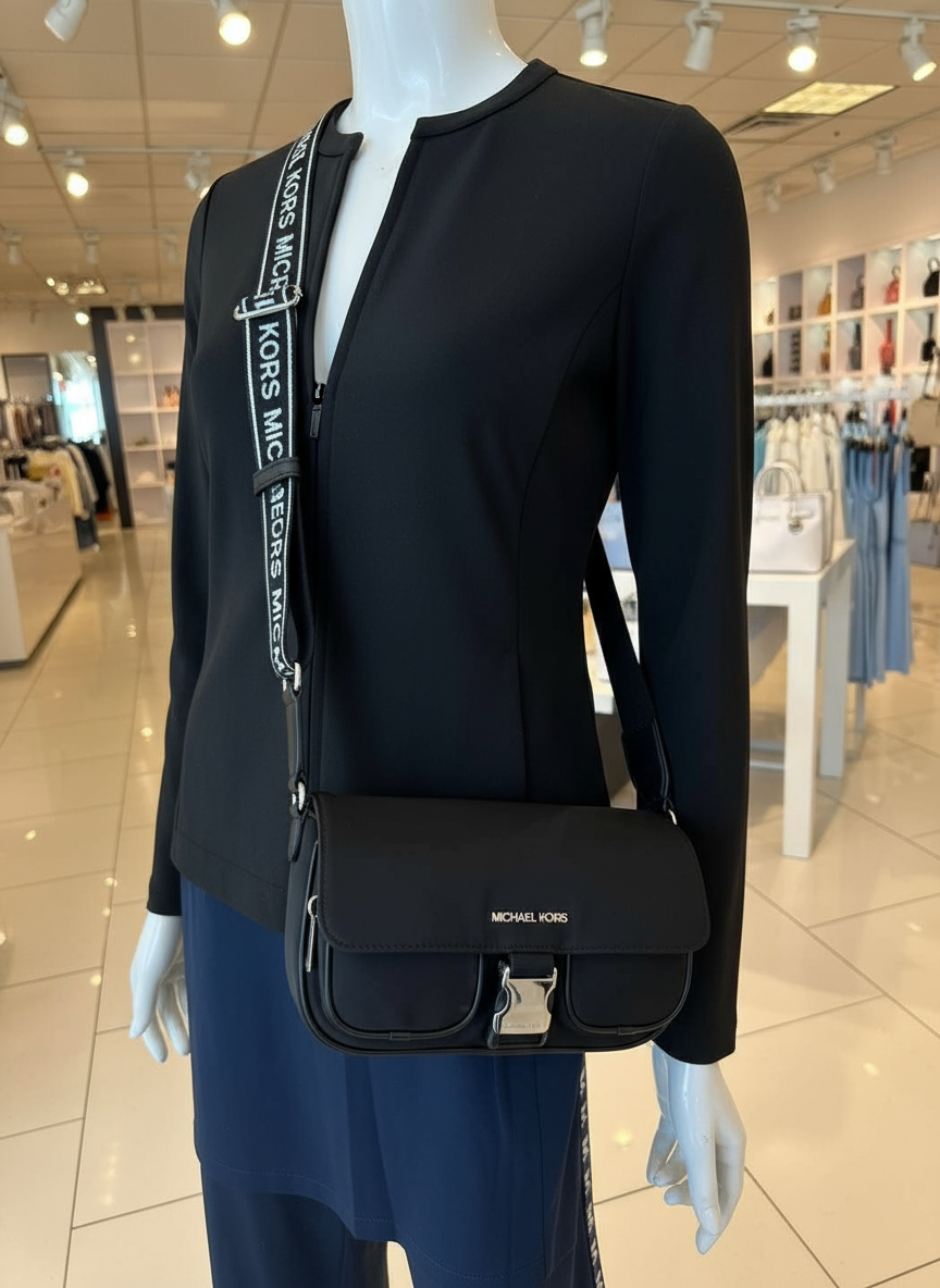 حقيبة مايكل كورس كاي متوسطة الحجم بجيبين وغطاء قلاب