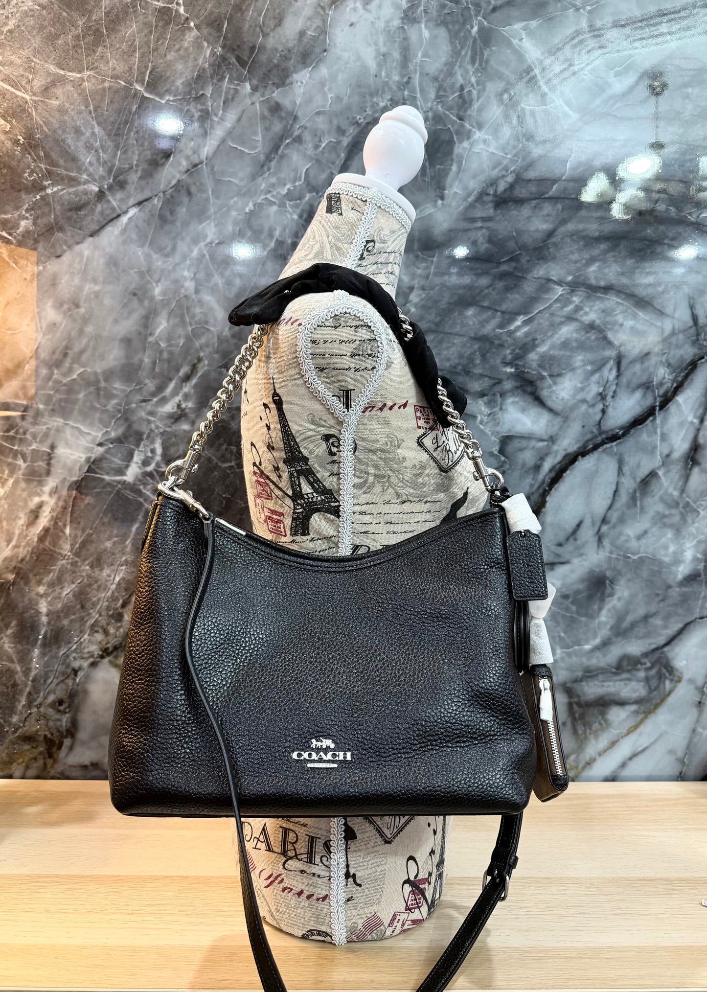 COACH NWT MEDIUM LAUREL - BLACK