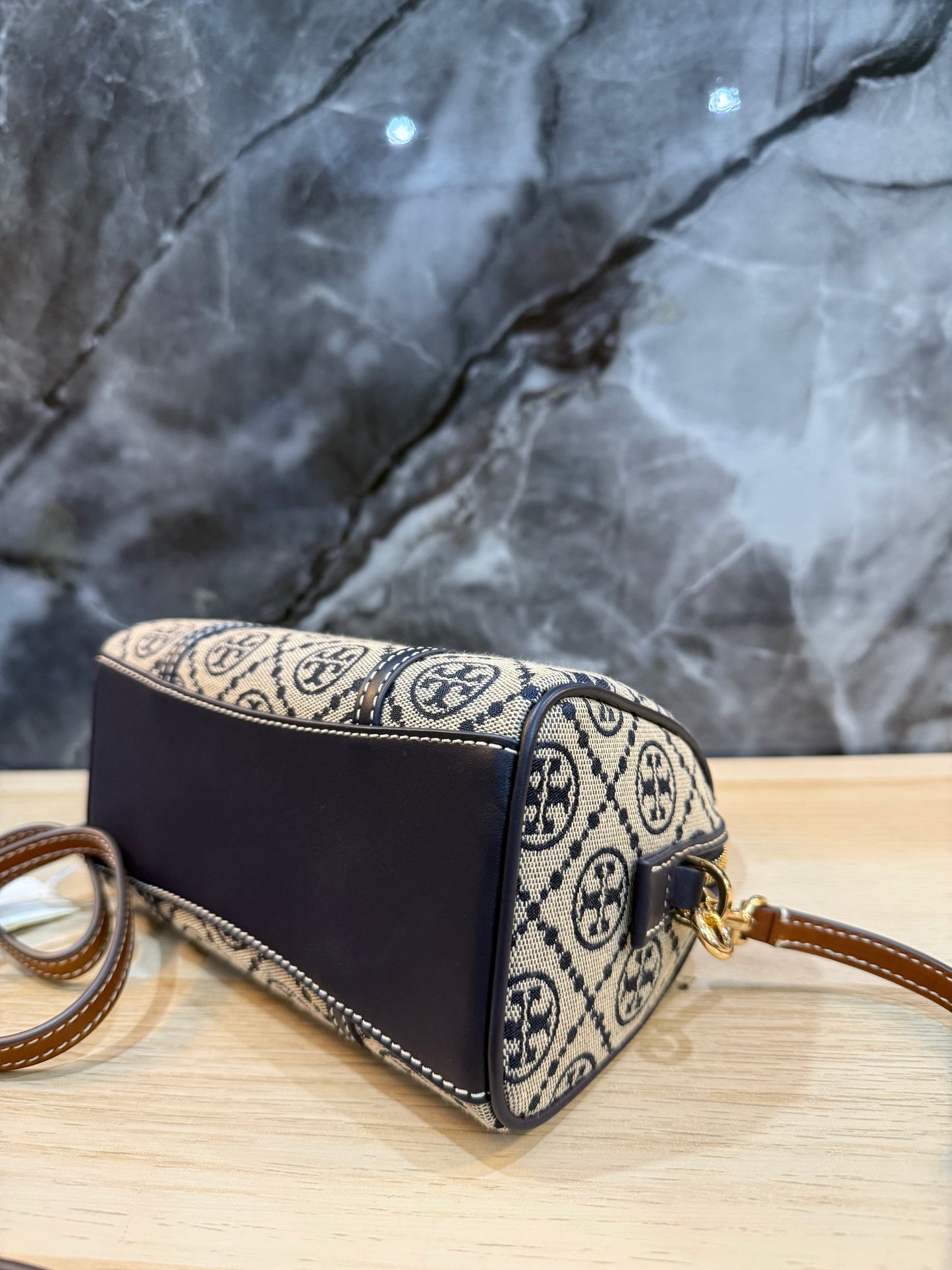 TORY BURCH PETITE BARREL/XBODY - T MONOGRAM NAVY BLUE
