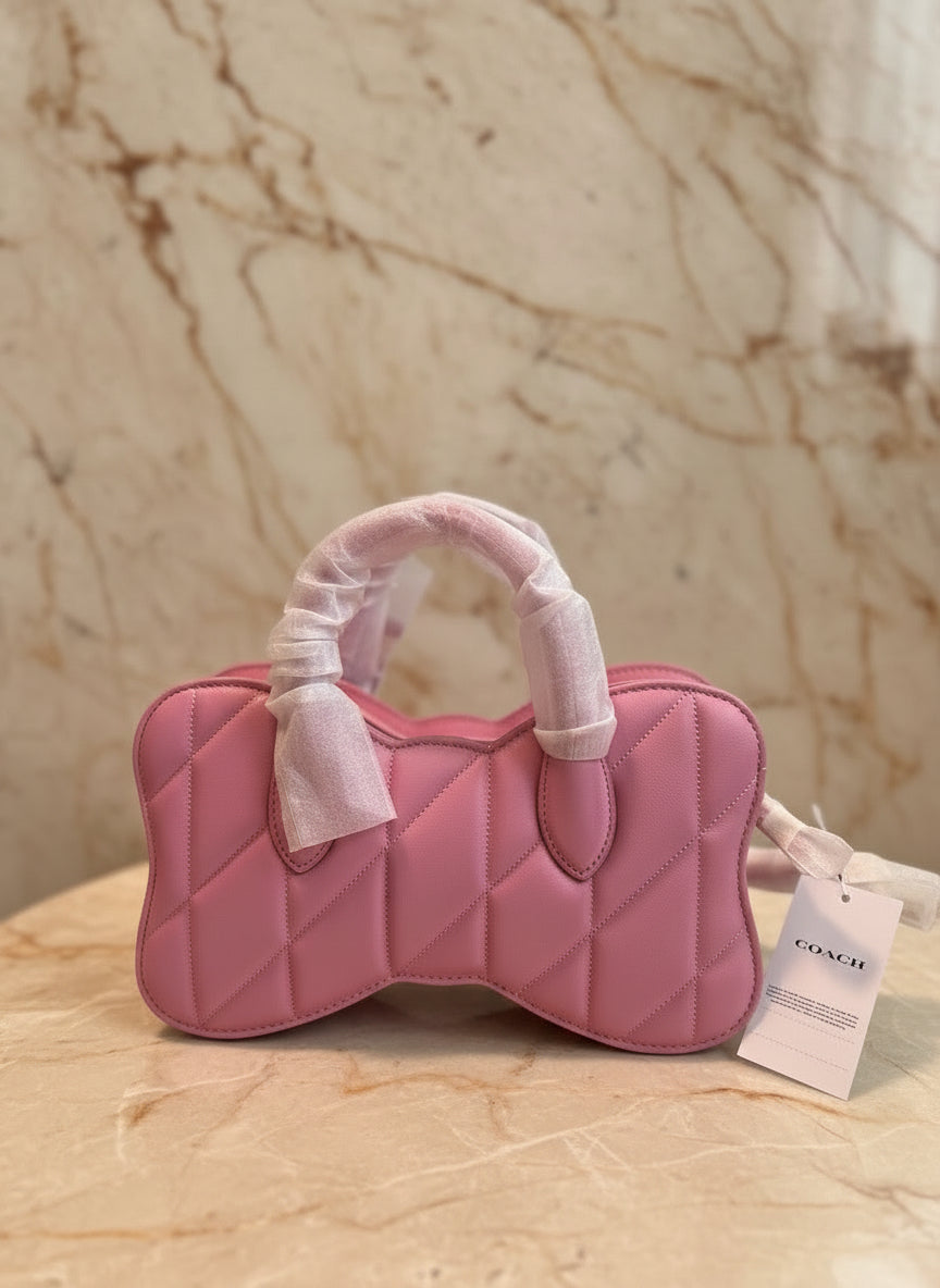 حقيبة كتف من قماش كوتش مزينة بتطريز