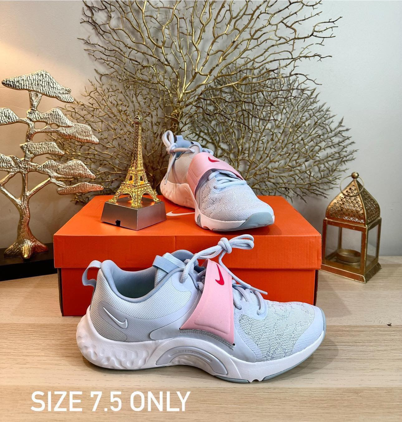 NIKE WOMEN’S RENEW IN SEASON TR - 12 TRAINING SHOES - SIZE US 7.5/EURO 38.5/24.5 CM - GREY/LT CRIMSON