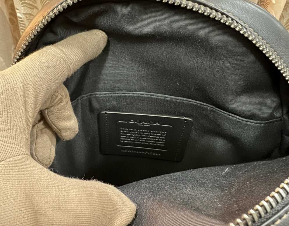 COACH GRAHAM SLINGPACK - BLACK LEATHER