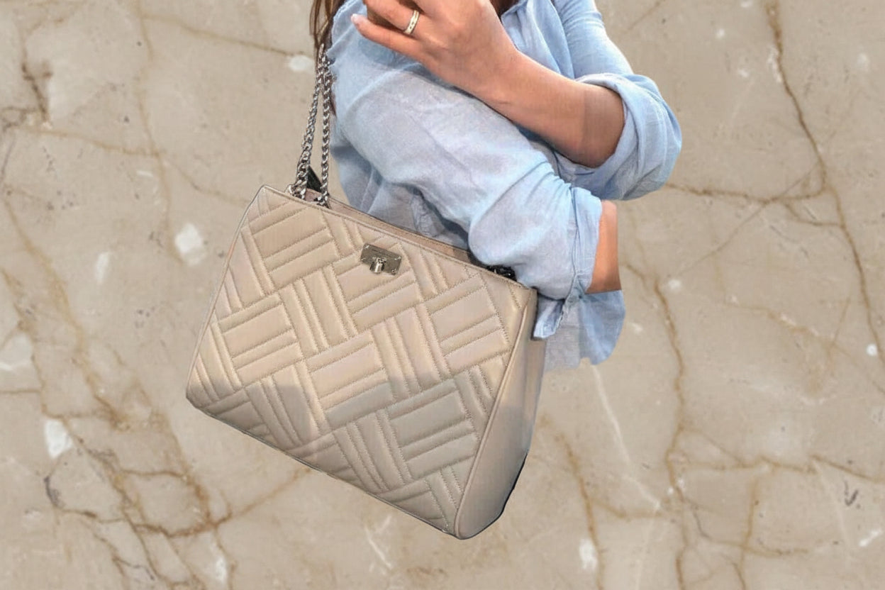 MICHAEL KORS PEYTON QUILTED LARGE CHAIN LINK TOTE CONVERTIBLE - PEARL GRAY