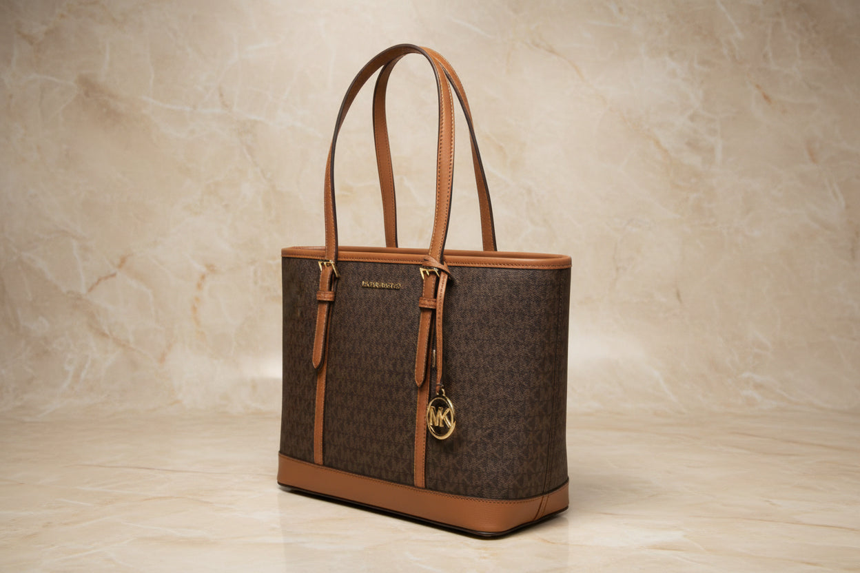 MICHAEL KORS JET SET TRAVEL ZIP TOTE IN SIGNATURE LOGO BROWN - MEDIUM