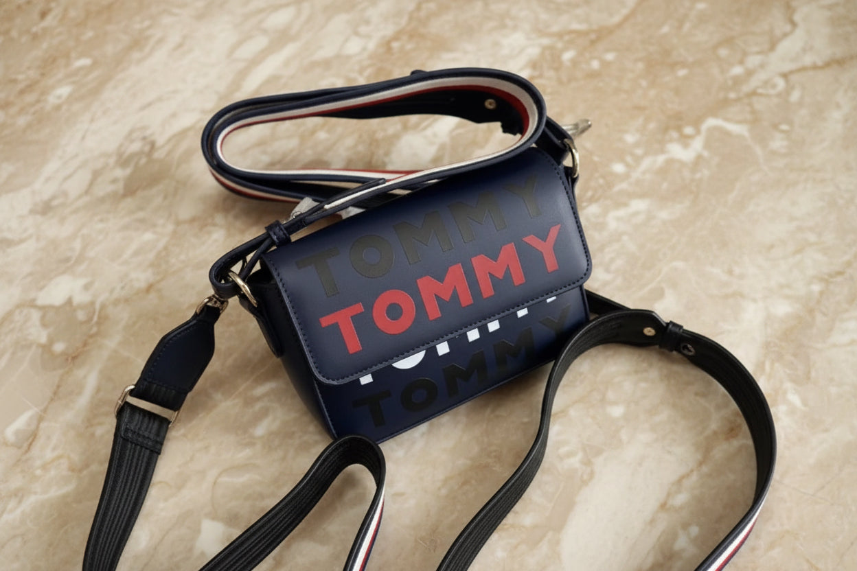 TOMMY HILFIGER FLAP CROSSBODY