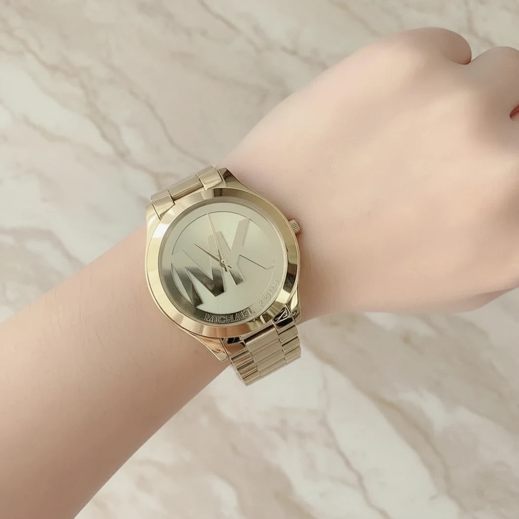 وجه كبير سليم من مايكل كورس