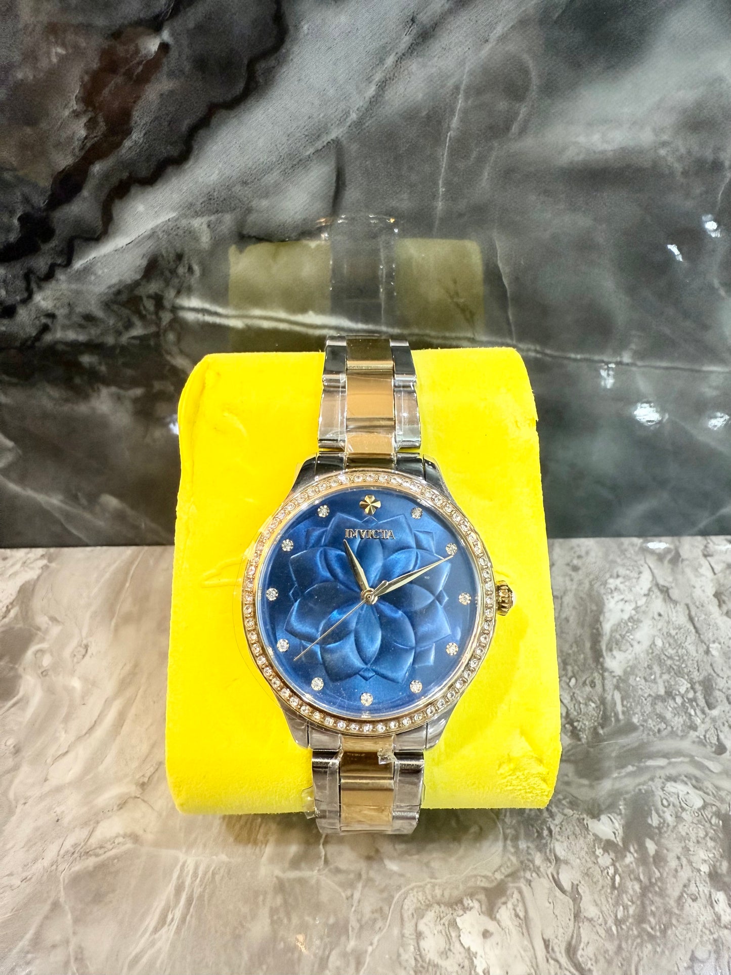 ساعة إنفيكتا وايلد فلاور - لونان