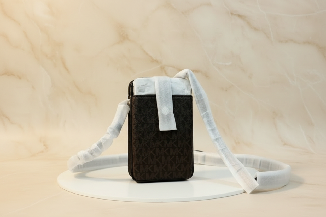 MICHAEL KORS LOGO SMARTPHONE CROSSBODY
