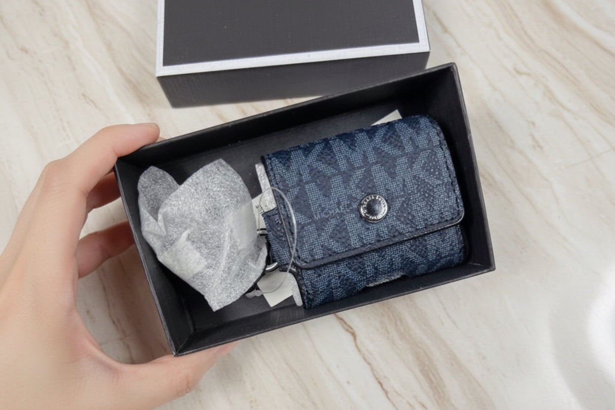 Michael Kors Unisex Expandable Airpod/ Earbud Case MK Signature Admiral In Gift Box