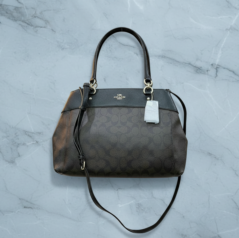 حقيبة حمل كبيرة من كوتش بروك