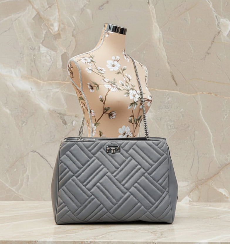 MICHAEL KORS PEYTON QUILTED LARGE CHAIN LINK TOTE CONVERTIBLE - PEARL GRAY
