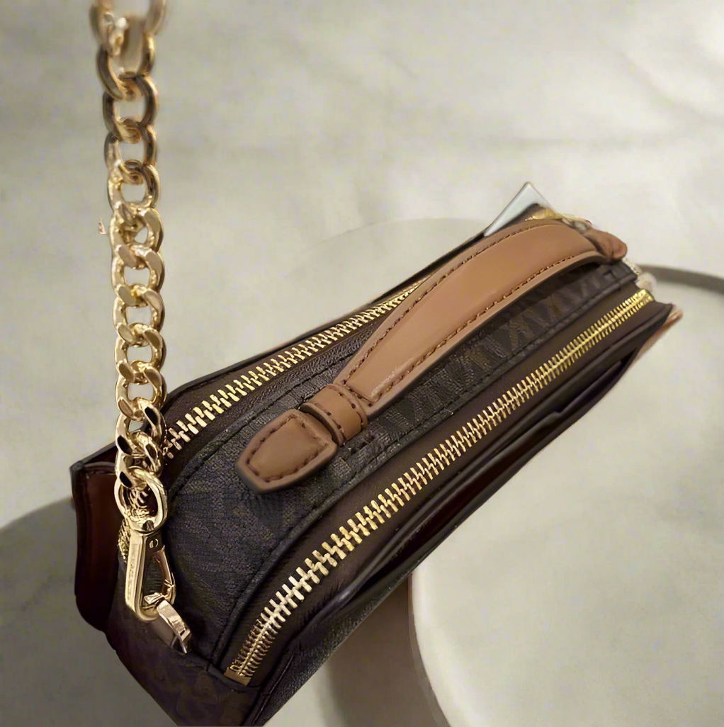 MICHAEL KORS SIGNATURE DOUBLE ZIP SMARTPHONE CROSSBODY - BROWN