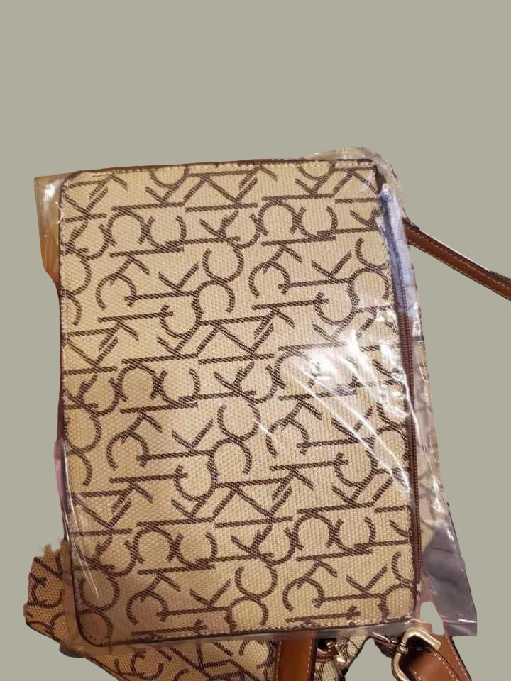 CALVIN KLEIN TOTE IN SIGNATURE LOGO BEIGE/BROWN- XL OPEN WITH LARGE ZIP POUCH & LONG STRAP