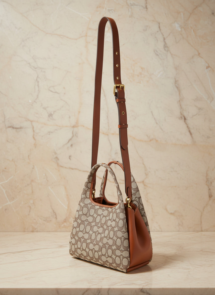 كوتش لانا بتوقيع جاكار