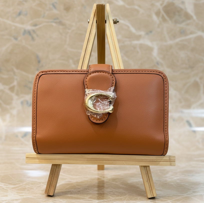 SALE ‼️‼️COACH TABBY MEDIUM BIFOLD CORNER ZIP COIN ( FROM BOUTIQUE STORE ) WITH CREASE -