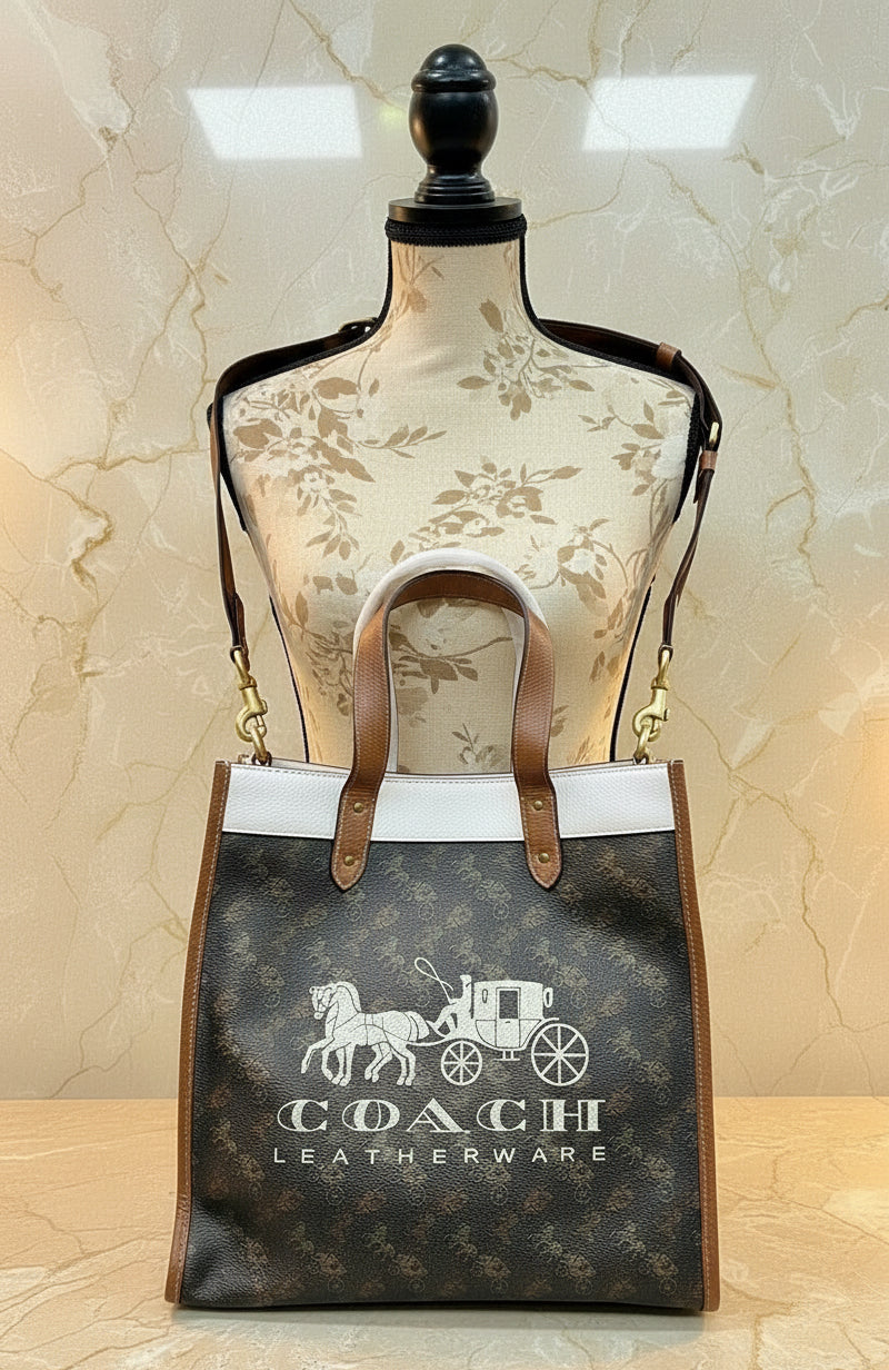 حقيبة تسوق من كوتش فيلد مزينة بطبعة حصان وعربة
