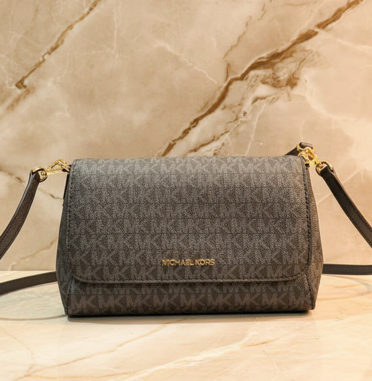 MICHAEL KORS LOGO FLAP CROSSBODY - MONOGRAM BLACK COLOR