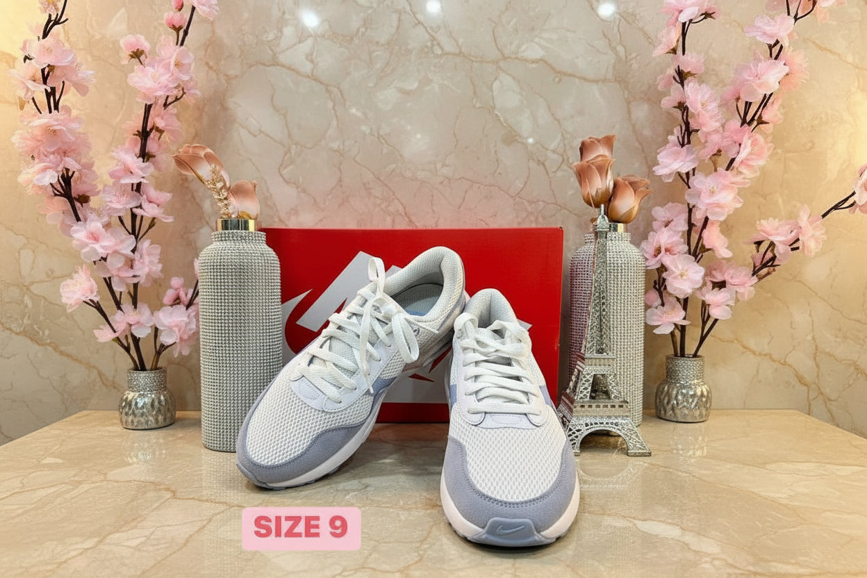 NIKE