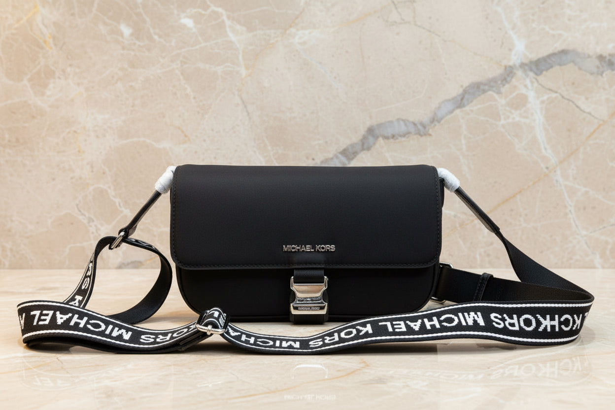 MICHAEL KORS KHAI MEDIUM DOUBLE POCKET FLAP MESSENGER