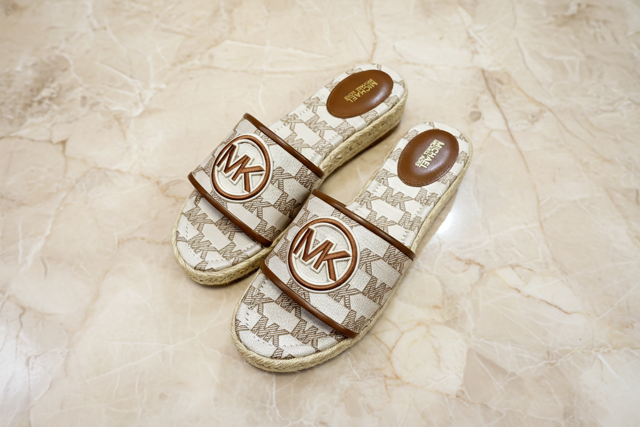 MICHAEL KORS INDIRA WEDGE - JACQUARD BEIGE SIZE 6 CAN FIT TO SIZE 6.5