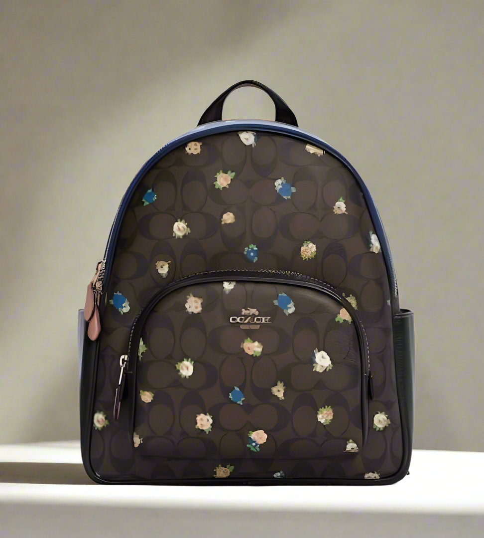 حقيبة ظهر متوسطة الحجم من كوتش كورت مصنوعة من قماش مميز بنقشة ورود صغيرة عتيقة