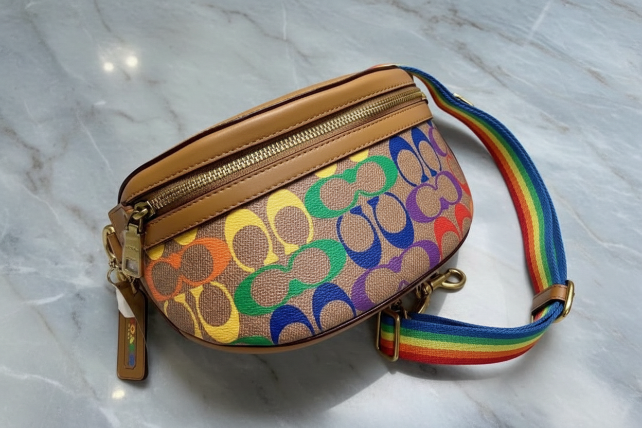 COACH BETHANY WAISTPACK/BELTBAG/BODYBAG - IN RAINBOW SIGNATURE - MISSING PRICE TAG