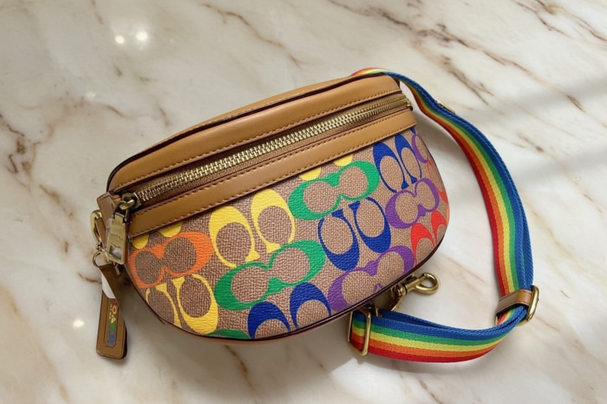 COACH BETHANY WAISTPACK/BELTBAG/BODYBAG - IN RAINBOW SIGNATURE - MISSING PRICE TAG