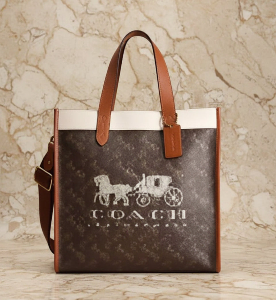 حقيبة تسوق من كوتش فيلد مزينة بطبعة حصان وعربة