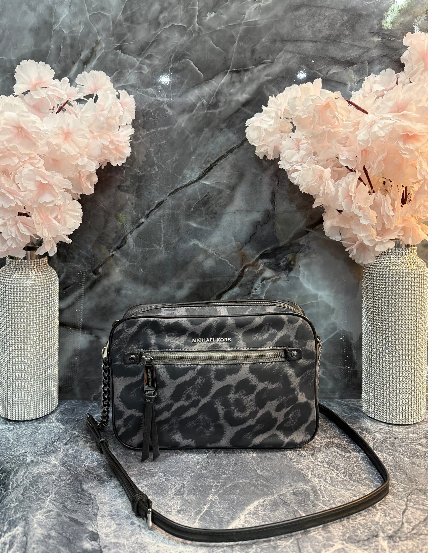 MICHAEL KORS EW JET SET NYLON CHAIN CROSSBODY - BLACK/GREY GUN METAL