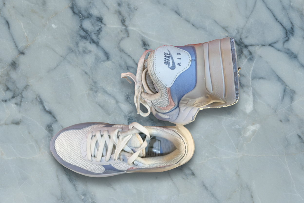 NIKE