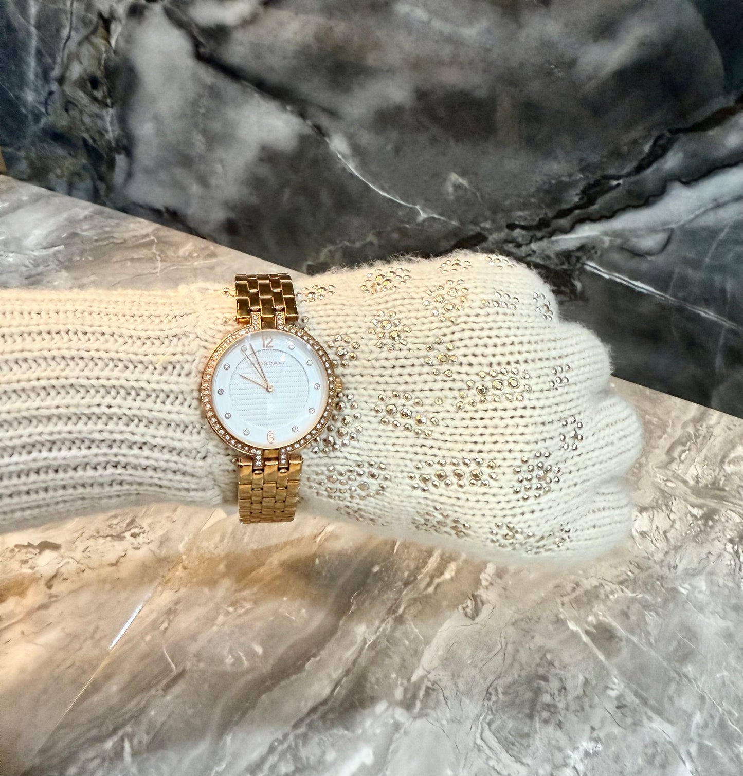 ساعة جيوردانو نسائية - لون ذهبي وردي