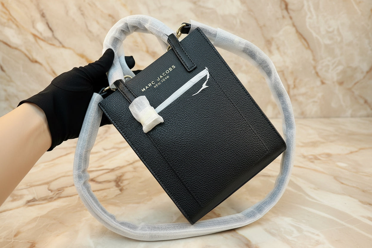 حقيبة مارك جاكوبس الصغيرة