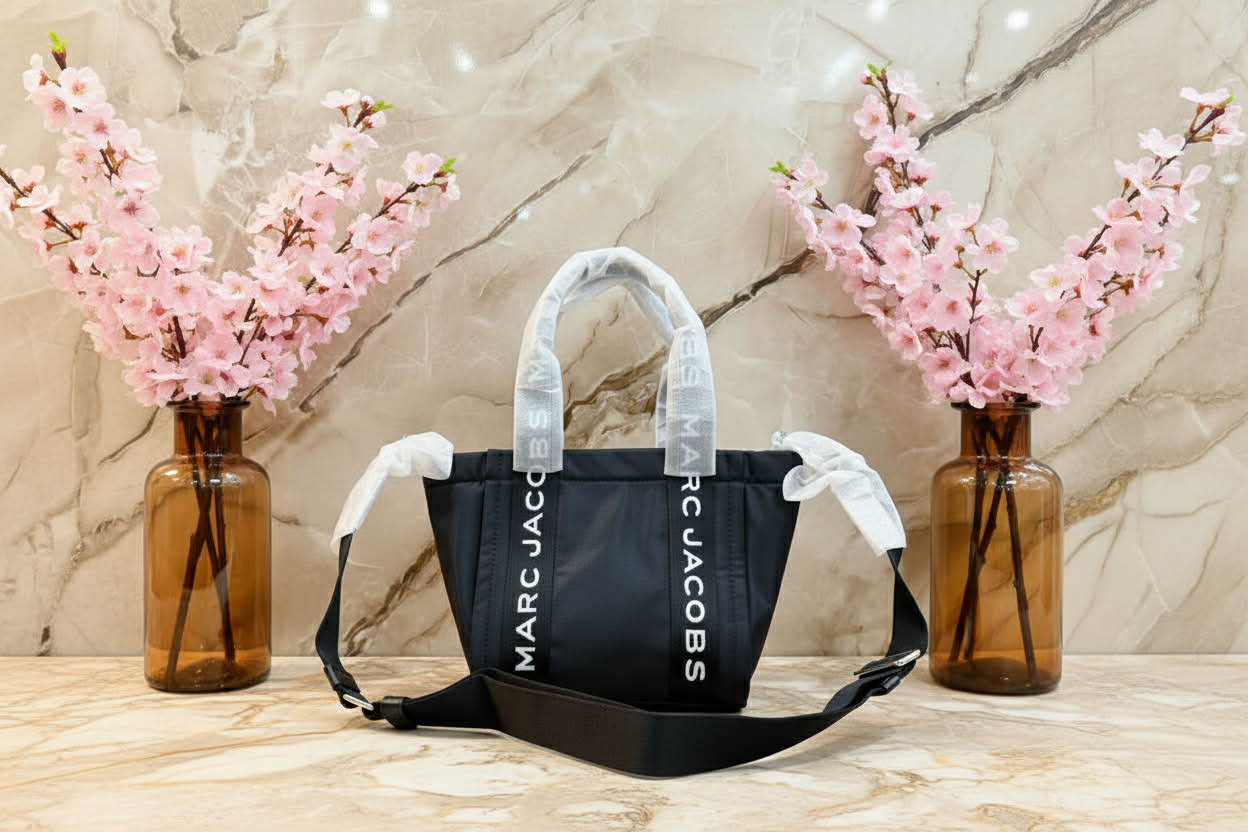 MARC JACOBS SMALL NYLON ZIP TOTE