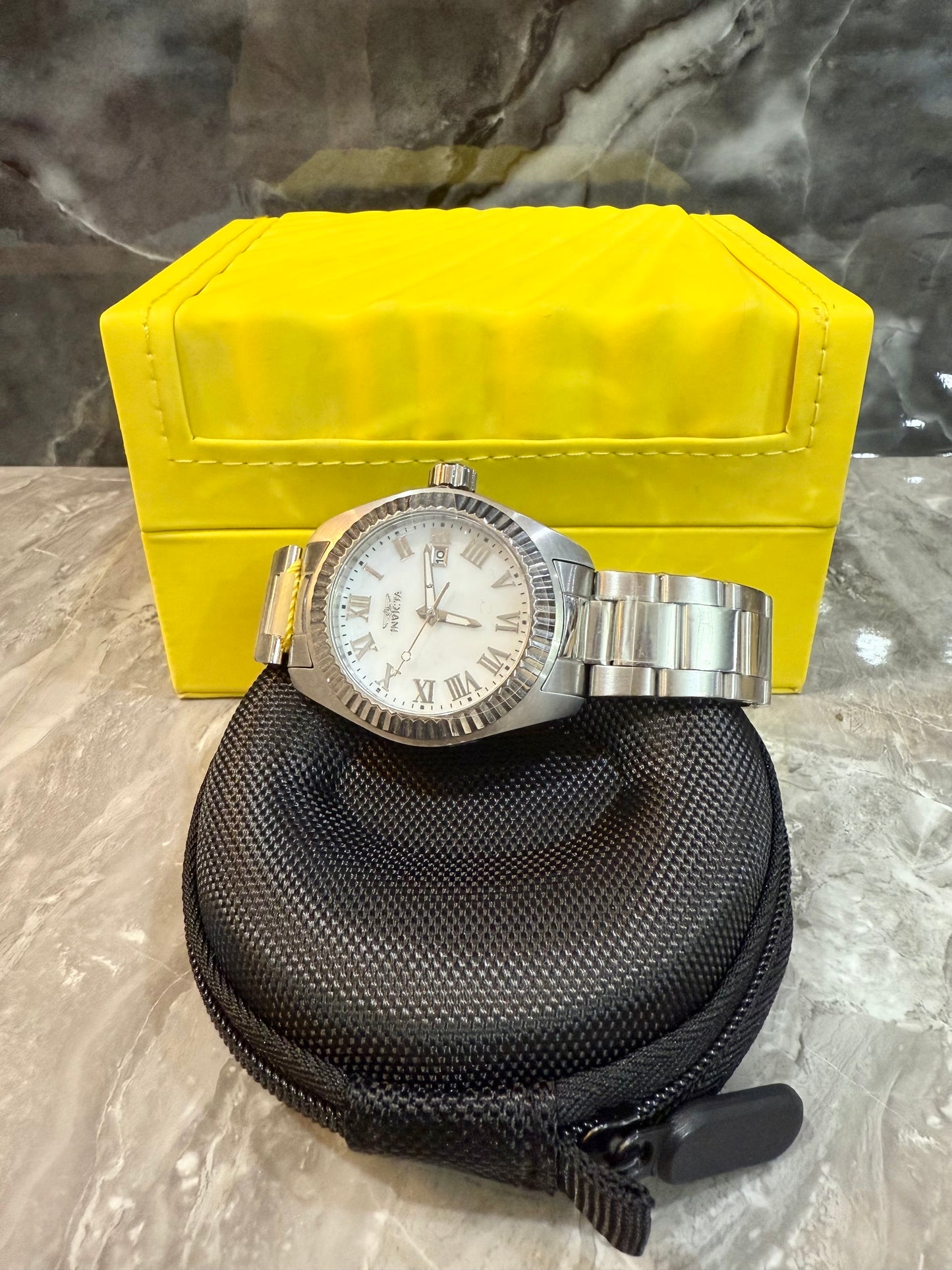 ساعة إنفيكتا - لون فضي، وجه كبير - للجنسين 