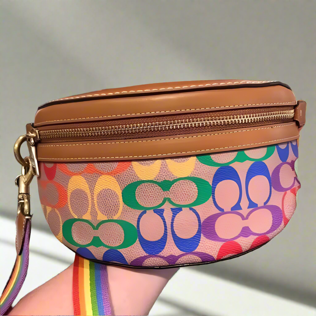 COACH BETHANY WAISTPACK/BELTBAG/BODYBAG - IN RAINBOW SIGNATURE - MISSING PRICE TAG