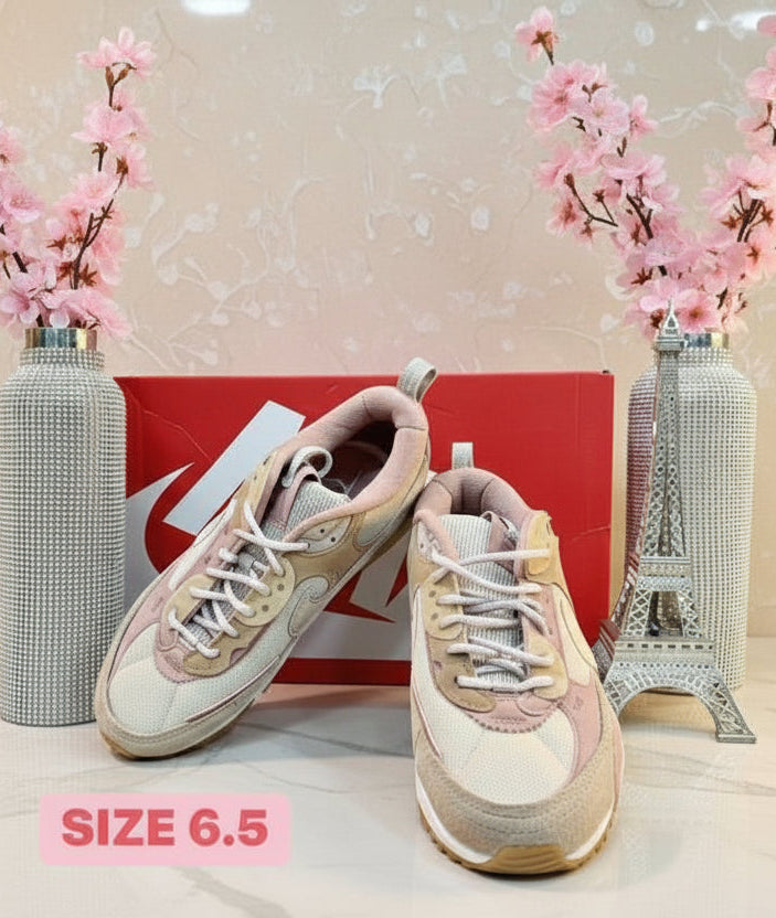 NIKE AIR MAX