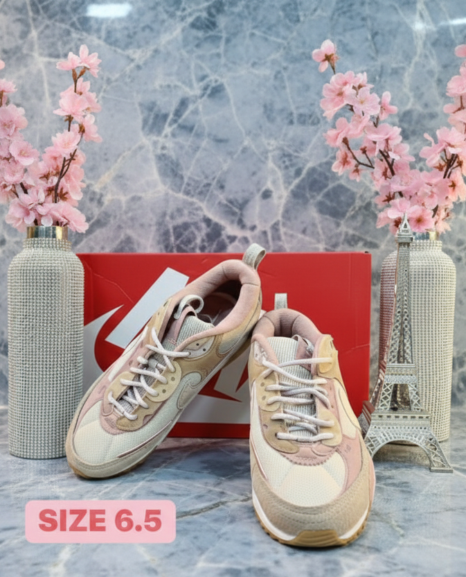 NIKE AIR MAX