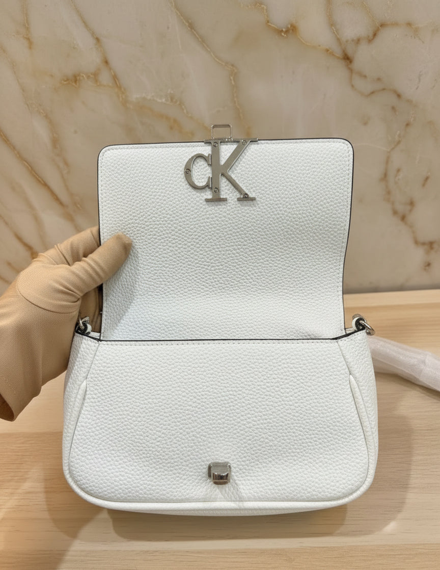 CALVIN KLEIN CHAIN CROSSBODY BAG - SILVER BIRCH