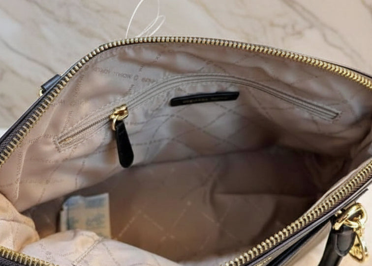 SALE‼️‼️ NO HANG TAG LOGO & MISSING PRICE TAG - MICHAEL KORS CINDY DOME MEDIUM IN SIGNATURE BLACK BROWN