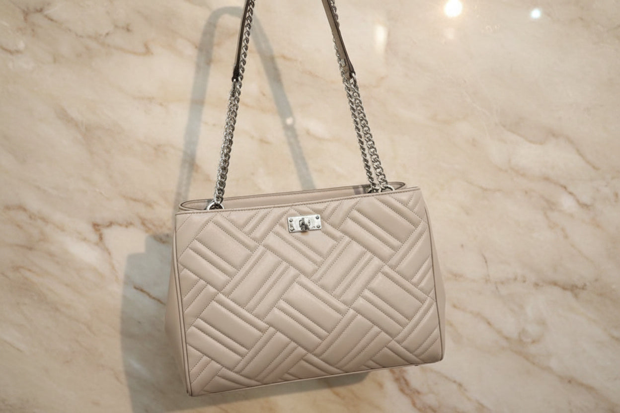 MICHAEL KORS PEYTON QUILTED LARGE CHAIN LINK TOTE CONVERTIBLE - PEARL GRAY